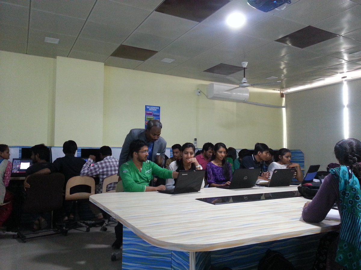 manishrudani64's tweet photo. Knowledge sharring Event by @mnagarajan sir...on wordpress...
#startpad
#ii
#devstudyjam
#GDG
#GDGGandhinagar https://t.co/JuDScZDANt