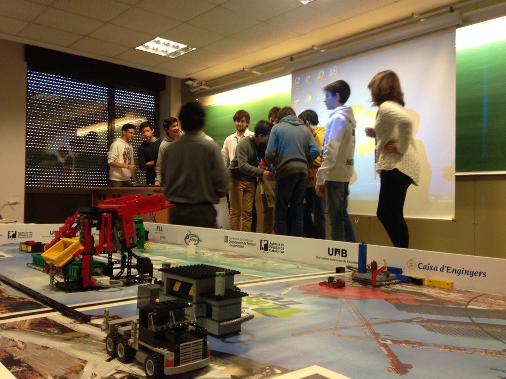fll_UAB's tweet photo. 3 minuts per al repte final #flluab https://t.co/1p0NKPl8Ur