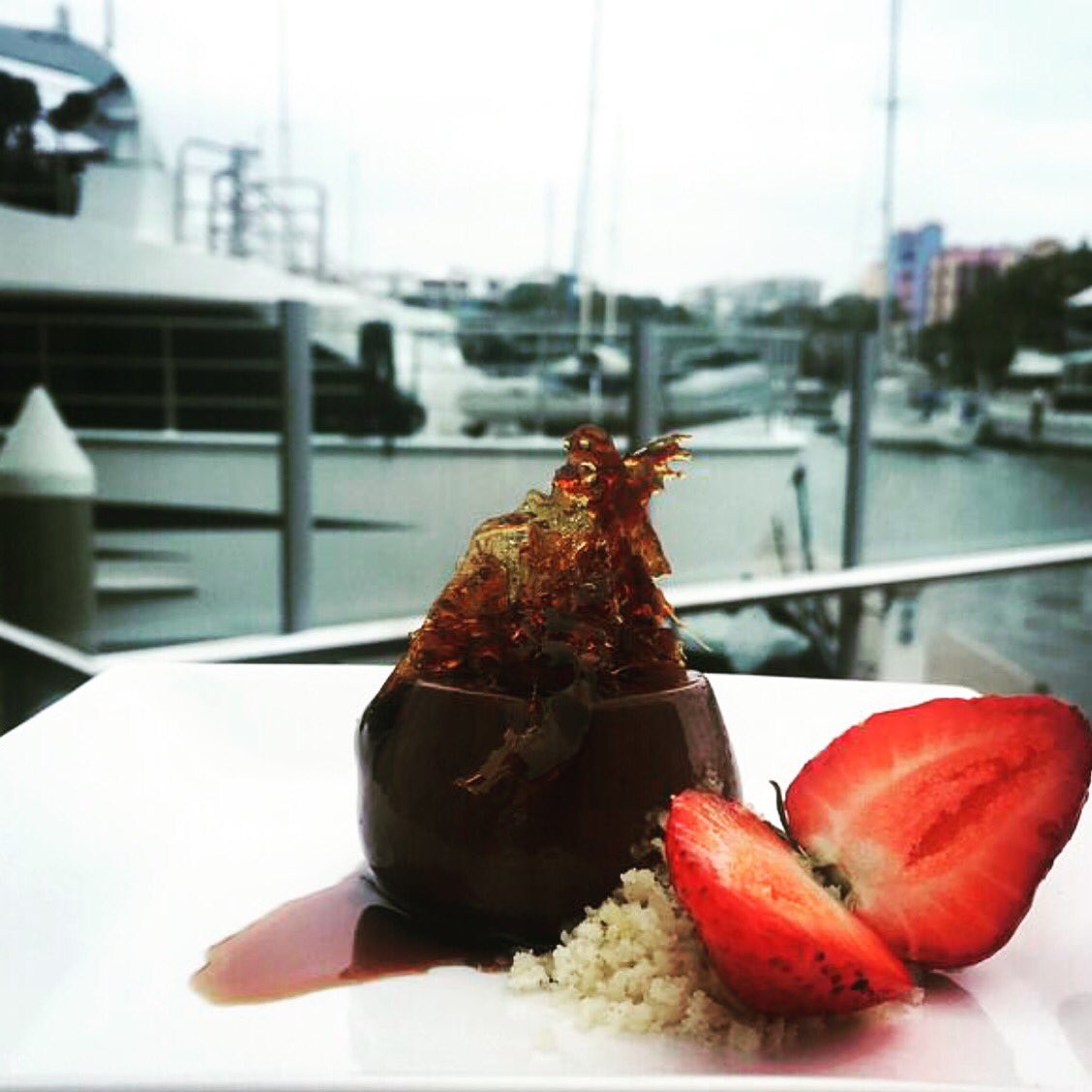 instachef_Au's tweet photo. Chocolate Pannacotta with coffe syrup &amp; sweetened macadamia crust
#foodporn #dessert #yum #foodie #fruit https://t.co/puI8HAe0CH