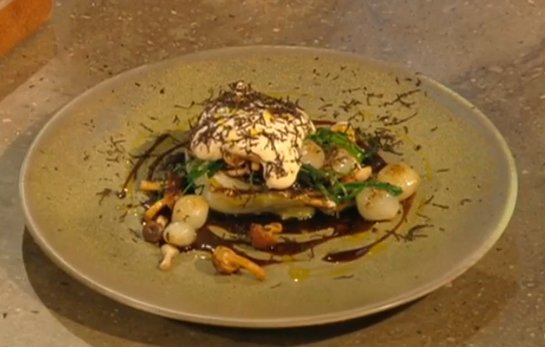 gbchefs's tweet photo. Beautiful roast sweetheart cabbage by @simon_rogan #SaturdayKitchen More about him > https://t.co/7aN7gEYxra https://t.co/qTdHUYaYYJ
