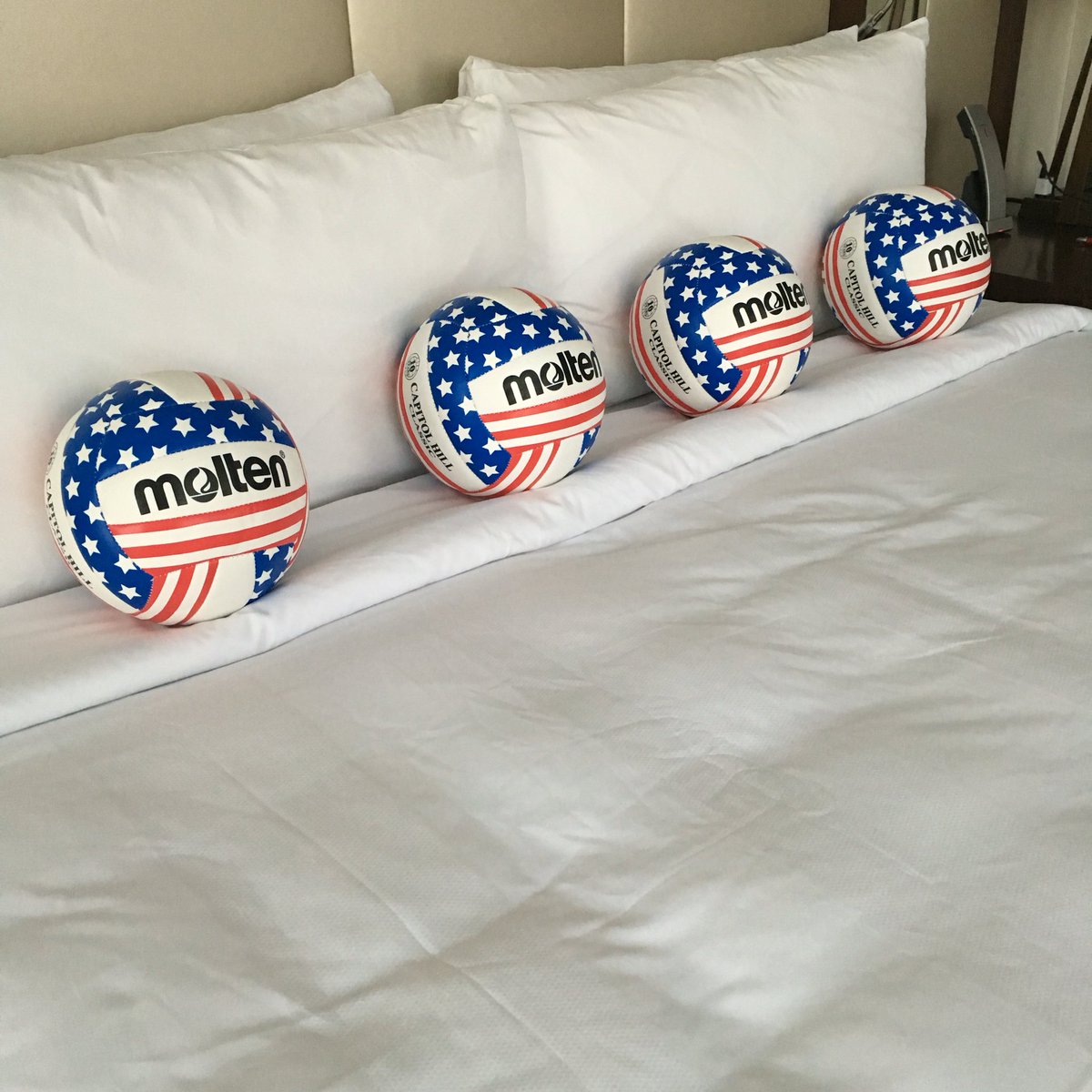 CapitolHillVB's tweet photo. Wake up girls!!! It's time for the 2016 @ASICSvolleyball Capitol Hill Classic #CHCVB https://t.co/0ALOtTZoQH