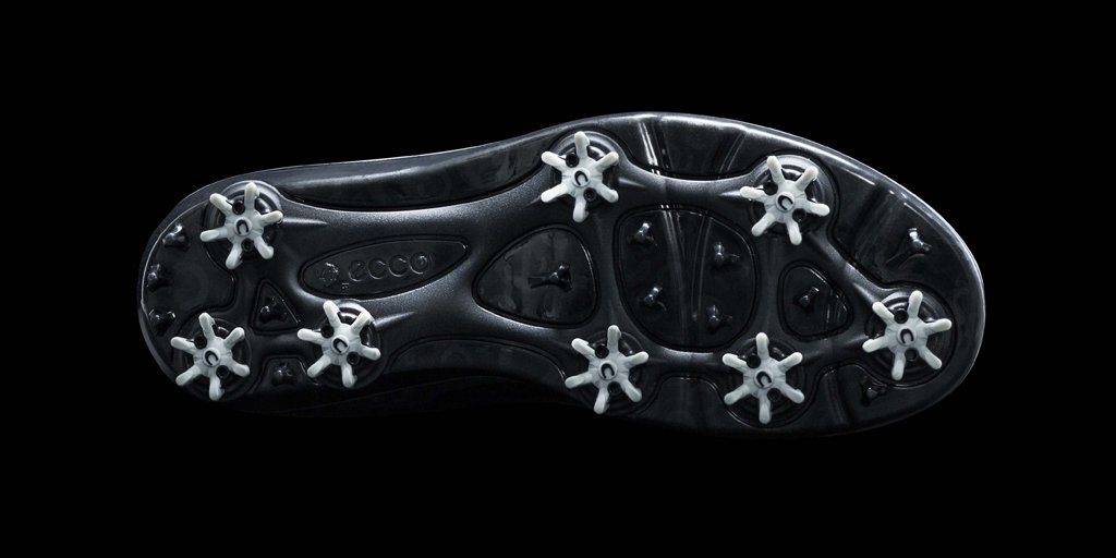 ECCO CAGE incorporates a breakthrough outsole design that is inspired by the foot's natural muscle structure.