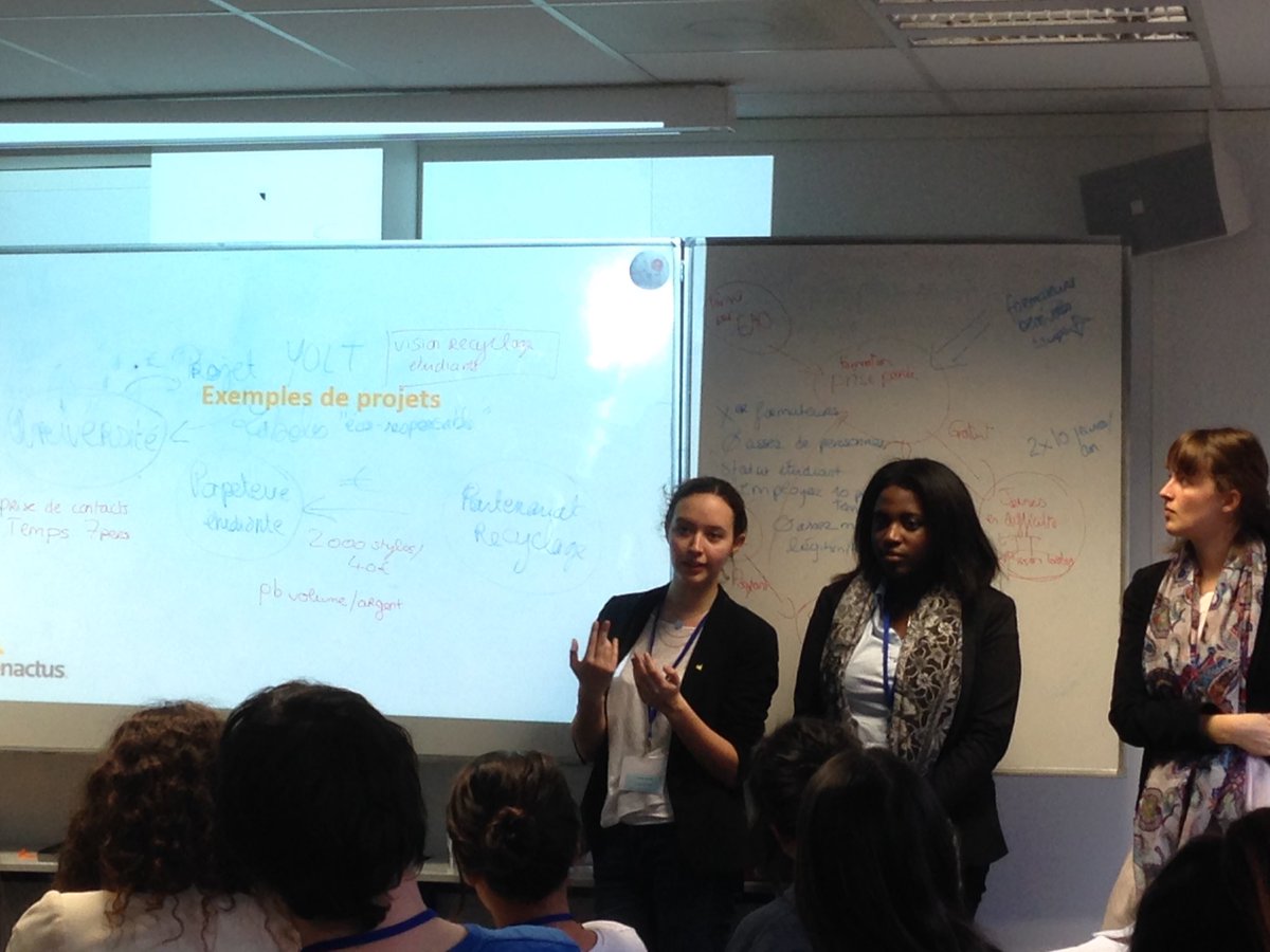 sarahbloche's tweet photo. @EnactusFrance "Du modèle payant au modèle gratuit", décryptage des projets des étudiants #booster16 @LilyGros https://t.co/Sb0yN7SesJ
