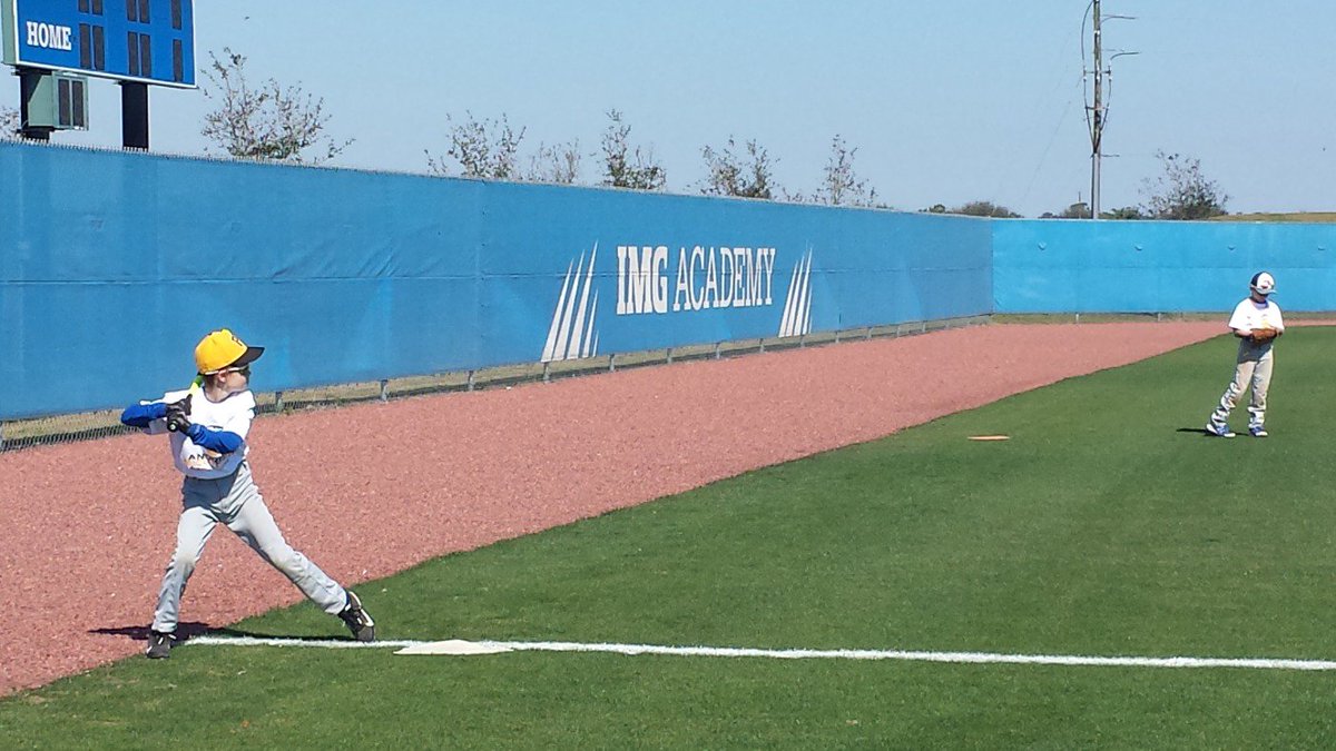 DavidMaloni's tweet image. Big hit. @TheCUTCH22 #ketchlikecutch #heinzprocamp