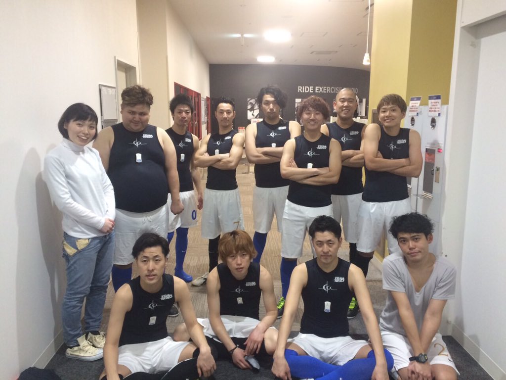 seiko1204's tweet photo. みんなでフットサルー♡みんなが着てるウェア凄くってね、走行距離とか心拍数が測れるの。感動チュッ♡

#スマート光フットサル https://t.co/F6QhPVnTUO