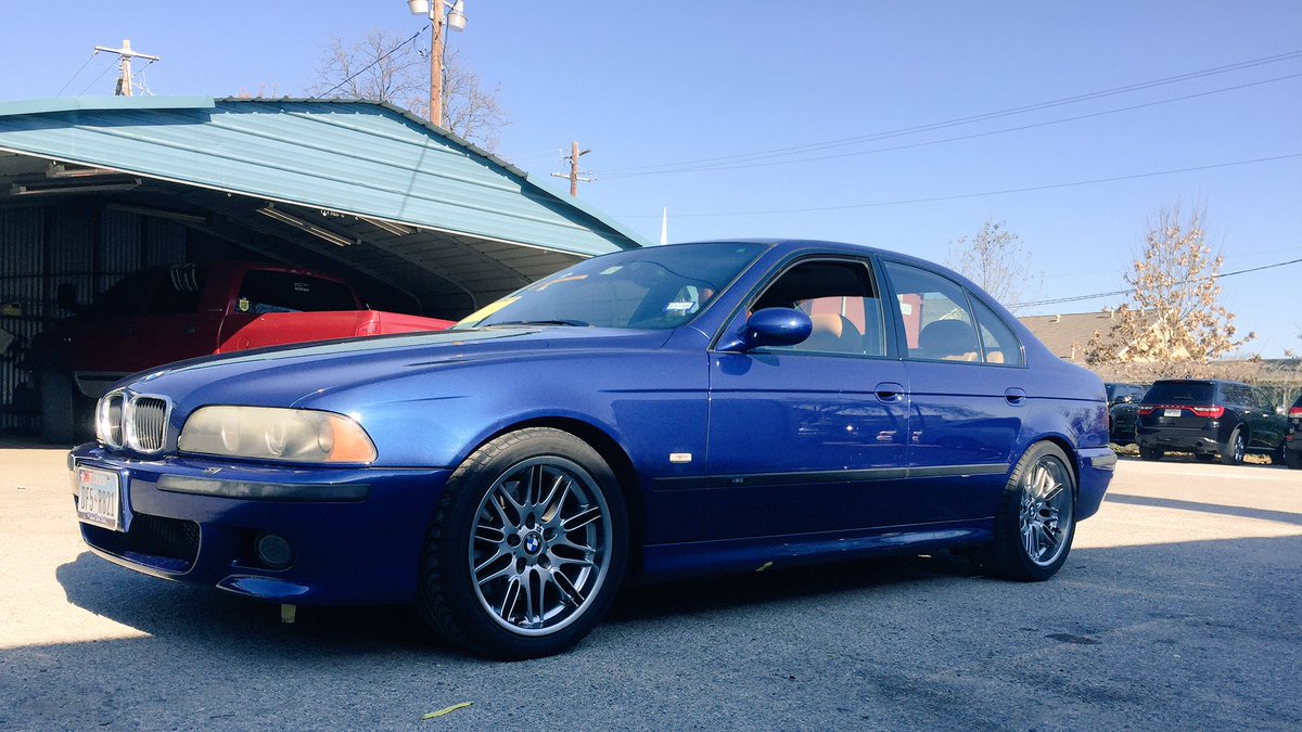 SirDukeOfTexas's tweet photo. In love with this old M5 #BMW #M5 https://t.co/Qm5h84TZgs