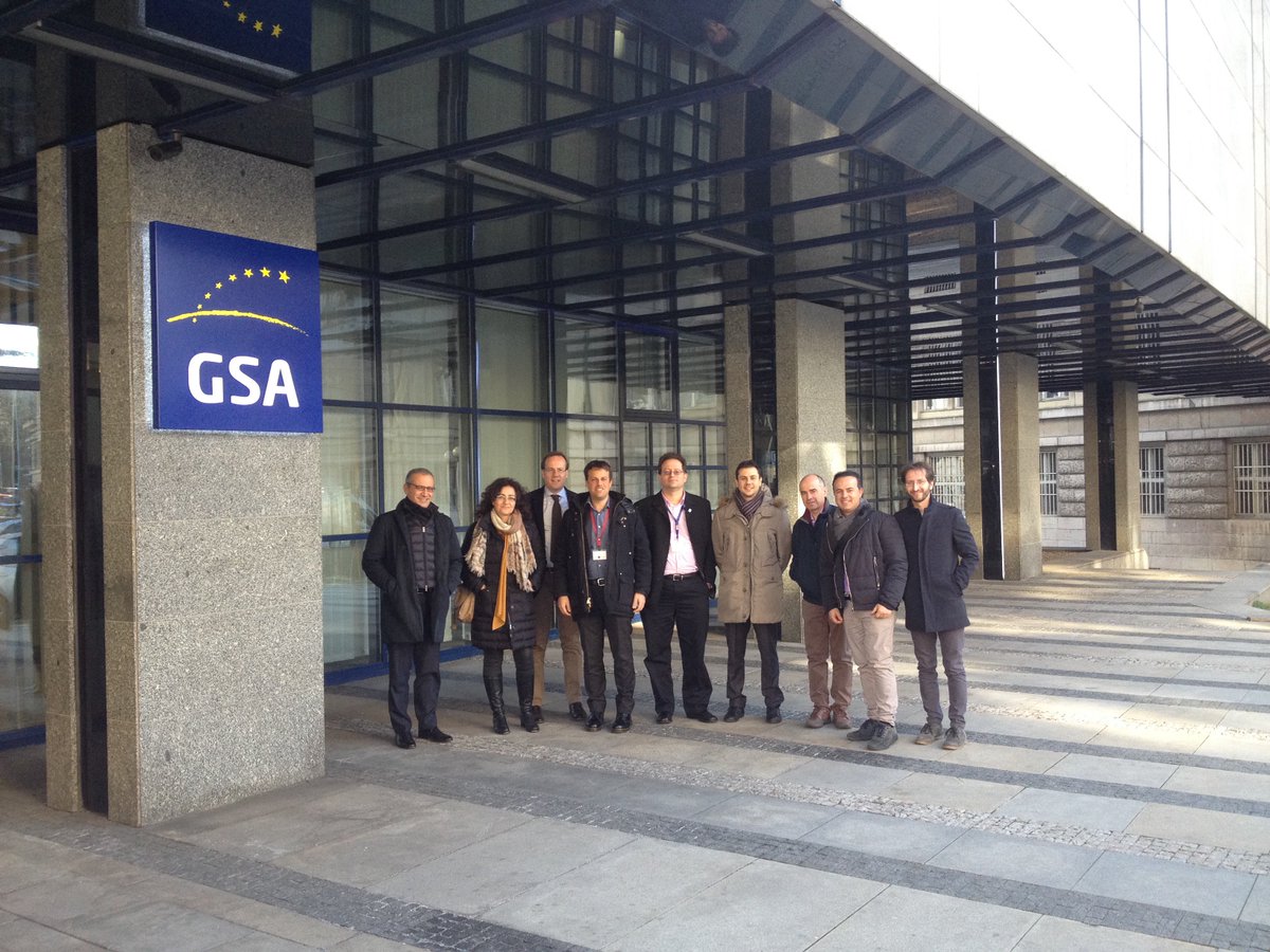 TopViewIT's tweet photo. GALILEO , RPAS and PHOTOVOLTAIC: #EASYPV !  
Are you a RPAS Pilot?!Follow our H2020 project!
https://t.co/Nqqh7ErSWR https://t.co/l7DzC2rh4L