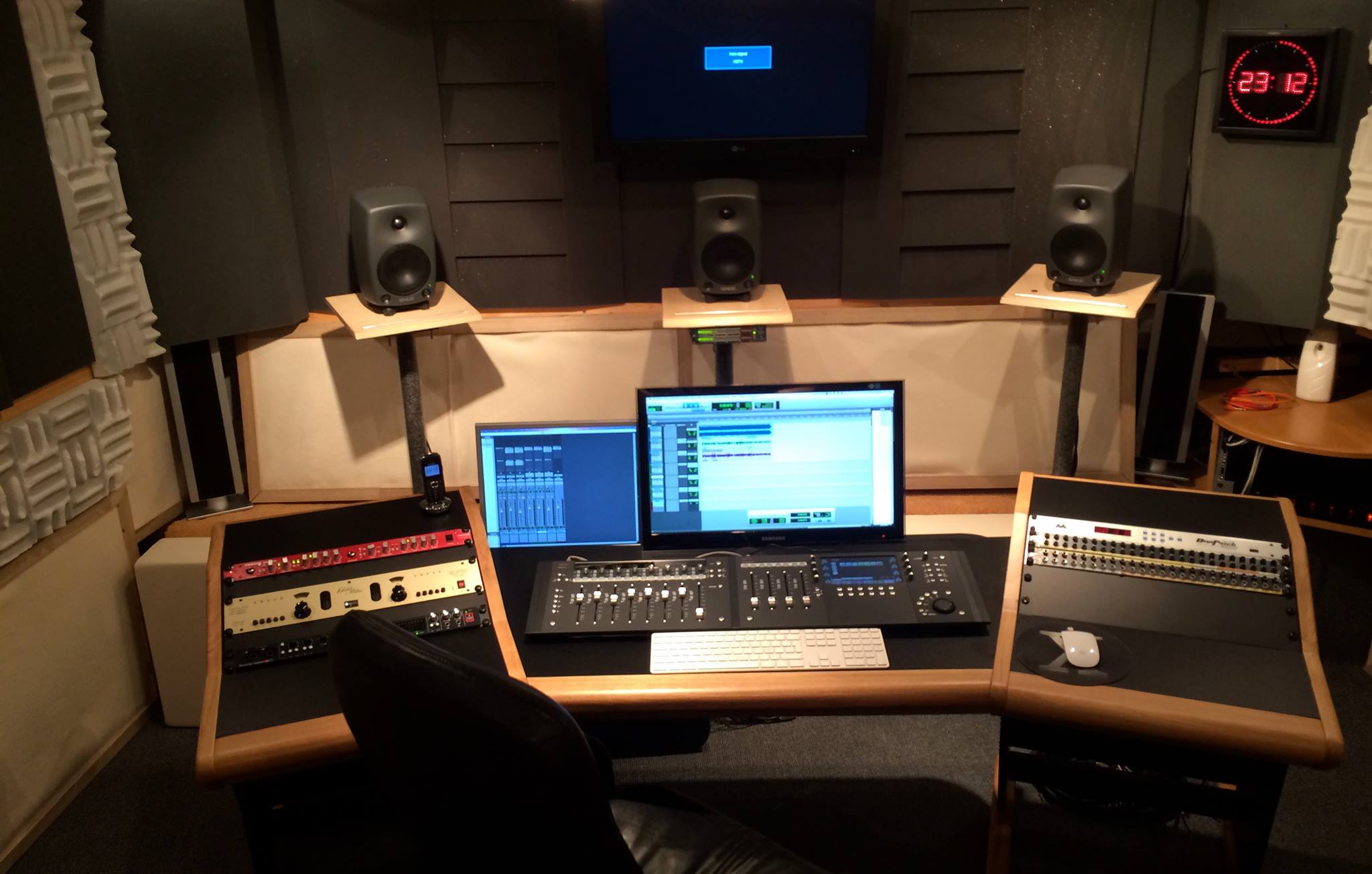 ZAOR Studio Furniture on Twitter "The ONDA desk Ton Up Studio in