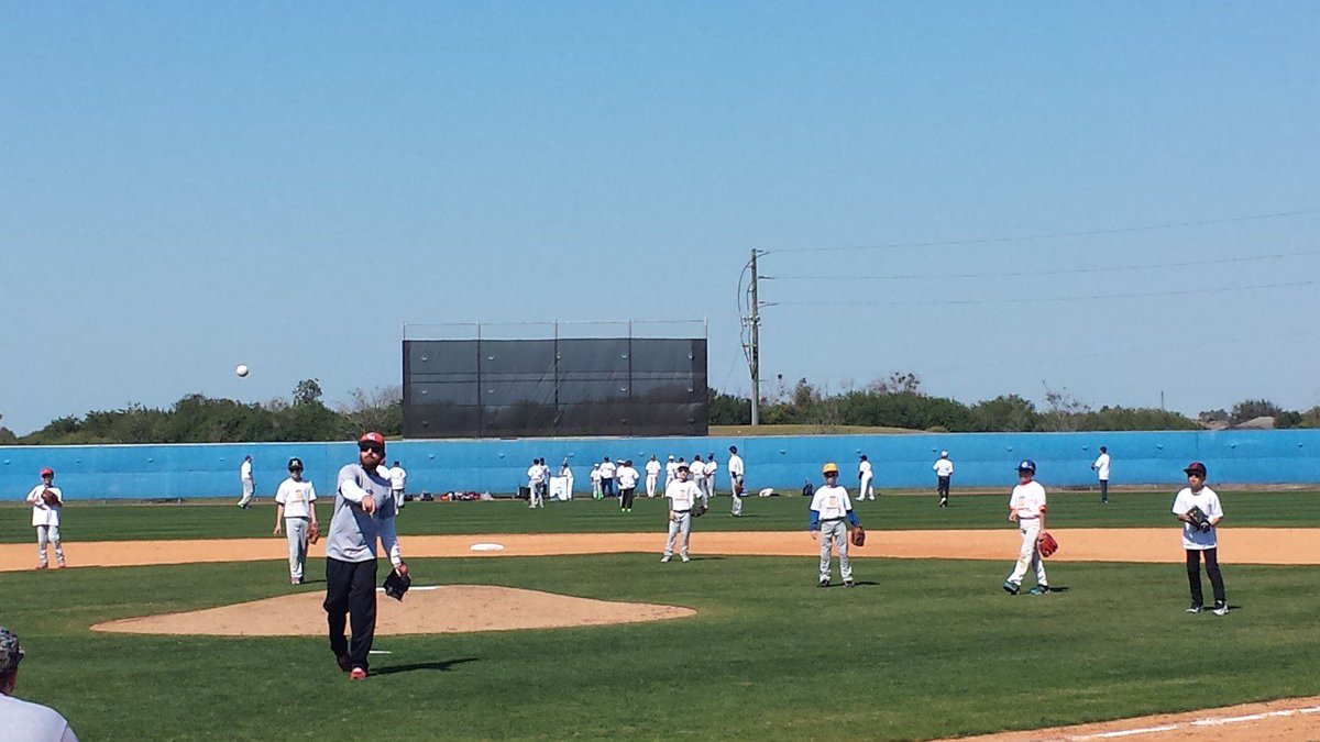 DavidMaloni's tweet image. #heinzprocamp #ketchlikecutch. Beautiful day. @TheCUTCH22