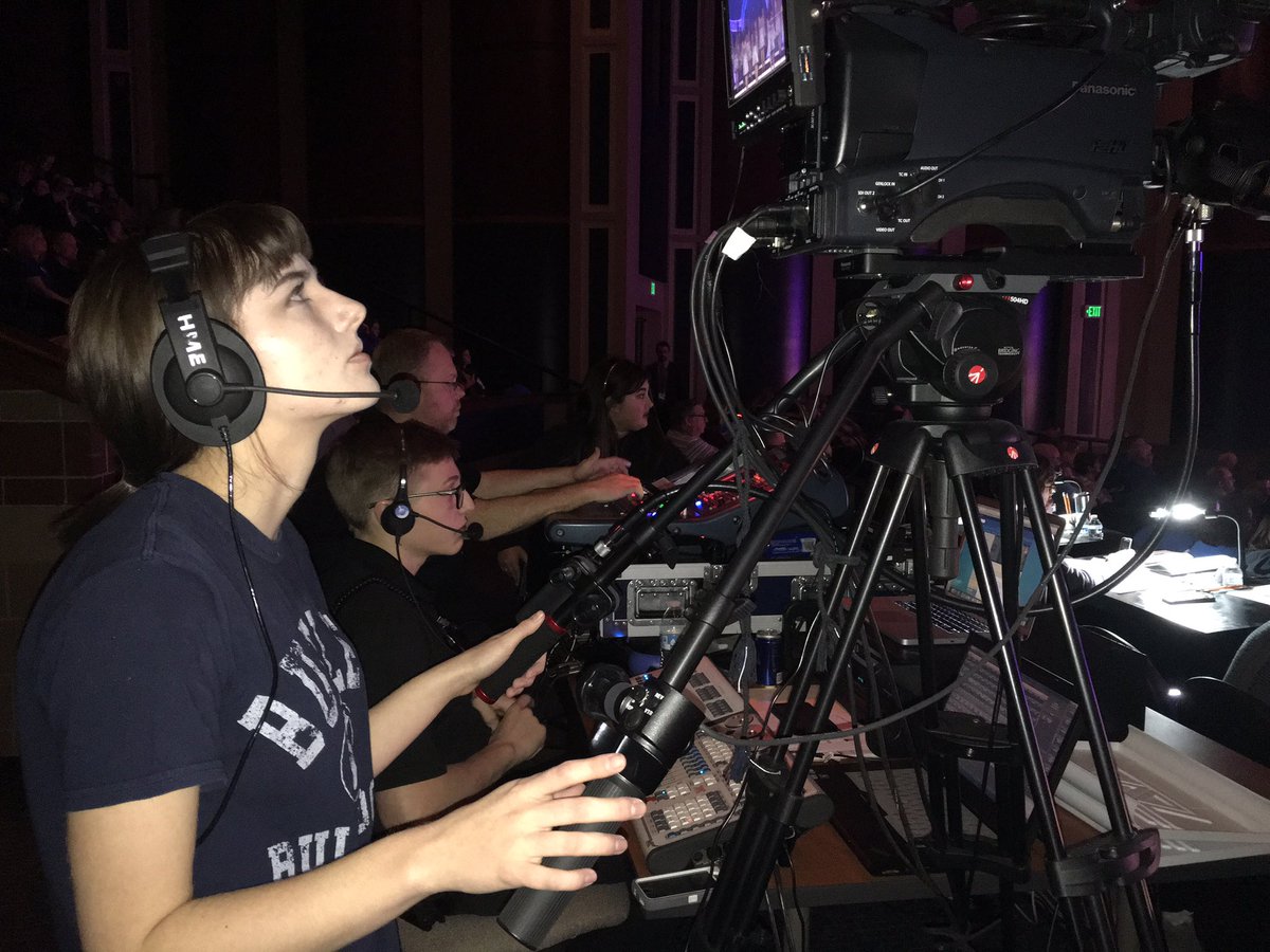 RafaelOnTV's tweet photo. Busy day for tech crew overseeing show choirs competing @Franklin_CommHS in @ShowFestNews https://t.co/AoX5vuyRUc