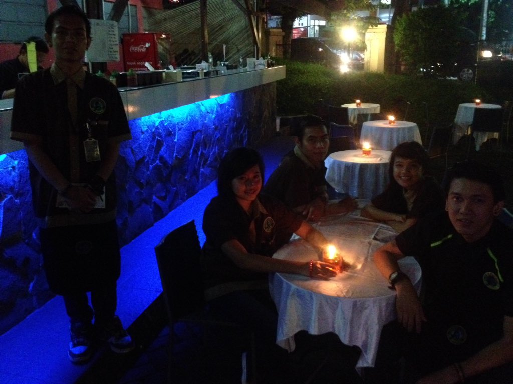 <a href="/Pasundan_Coffee/">Pasundan Coffee</a> yu tempat n akustik n pelayanan siap, d tunggu y.