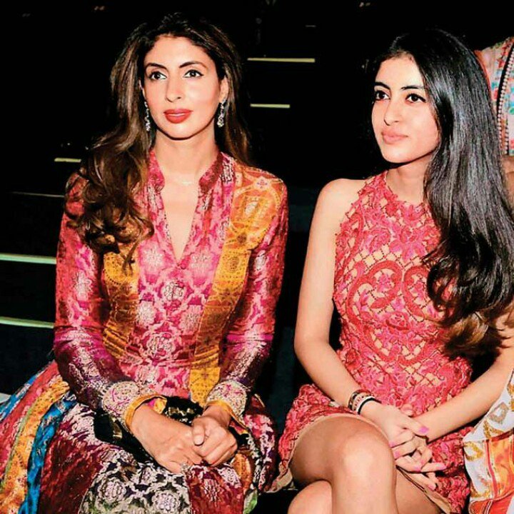 celebsfworlds's tweet photo. Beautiful mother , beautiful daughter @Navya_NNanda @shwetabachchan #Bollywood #bollyknickers #BollywoodDiaries https://t.co/styQFZmqJD