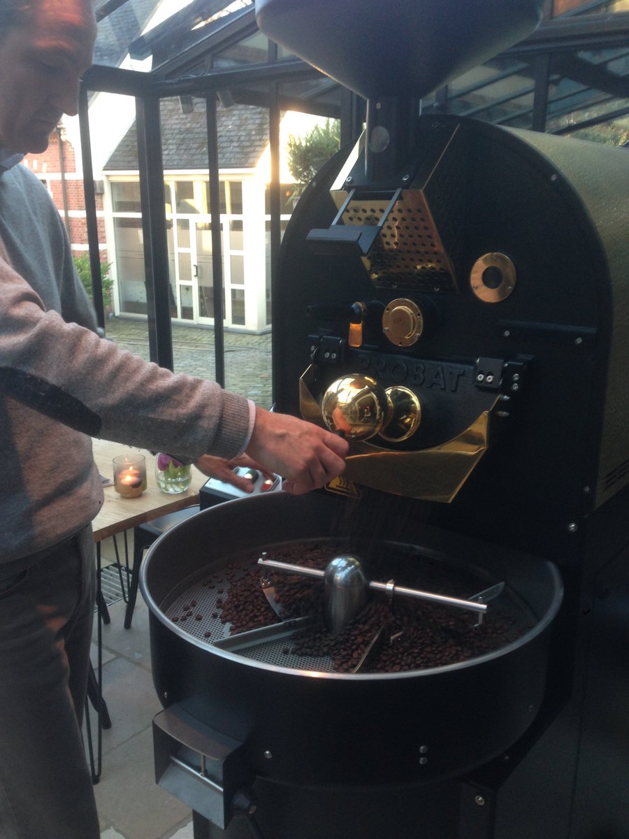 TatiCoffee's tweet photo. Heerlijk, rijke, volle KENYA - MATHAREINI AA+ gebrand uit Kigumo, Murang’a County. https://t.co/yMvjK5r3Lj