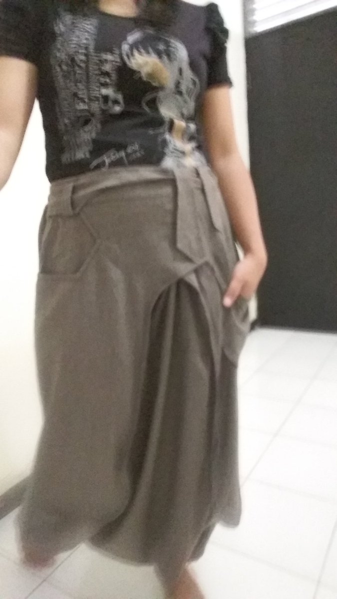 MaritzaHenanto's tweet photo. Aku pake ini lhoo.. model celana aladin.. nyaman banget dipakainya https://t.co/RNTGYLQUQ1