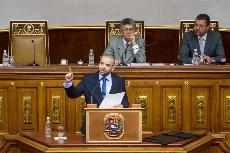NTN24ve's tweet photo. Nacho dejó con la boca abierta al país entero durante su discurso en la Asamblea https://t.co/kAw2Ihqo5C https://t.co/jMC7EGhPpy