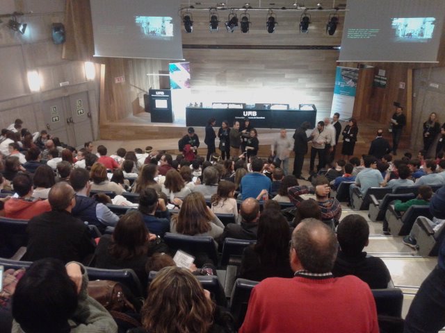 fll_UAB's tweet photo. Esperant a la cerimònia de la#FLLUAB https://t.co/lShKMRLWC6