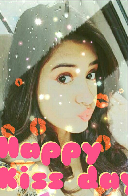 RAMZAKHAN1's tweet photo. @nawab_hiba happy kiss day... I love u so so much u r the reason for my smile n happiness.. 😘😘 plz see my edits plzz https://t.co/UeByoXKOKx