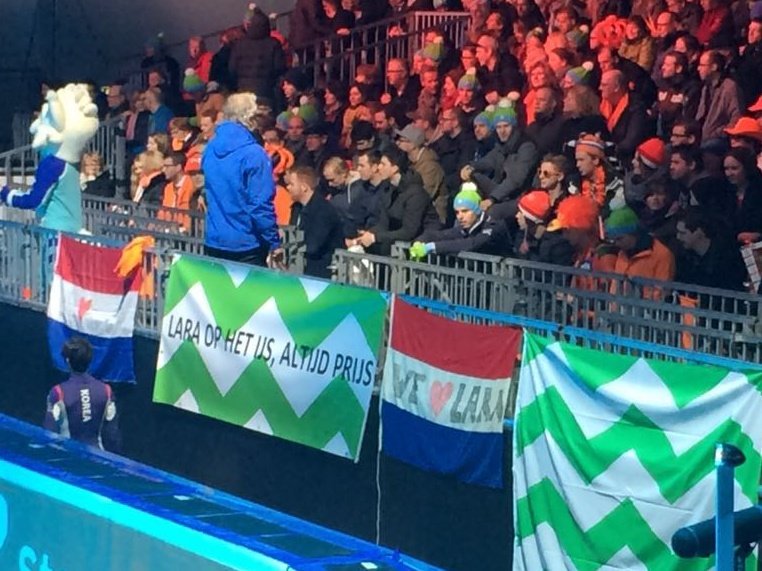 PhineKrom's tweet photo. We zitten er klaar voor!!! #WCDordrecht #shorttracknl @LaravanRuijven https://t.co/13OAccRNxl