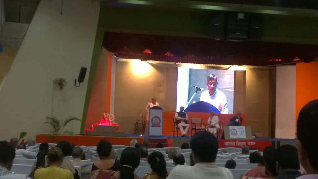 Treat to hear <a href="/sgurumurthy/">S Gurumurthy</a> at Research for Resurgence Conference, Nagpur!Indeed capturing speech n facts he pointed
