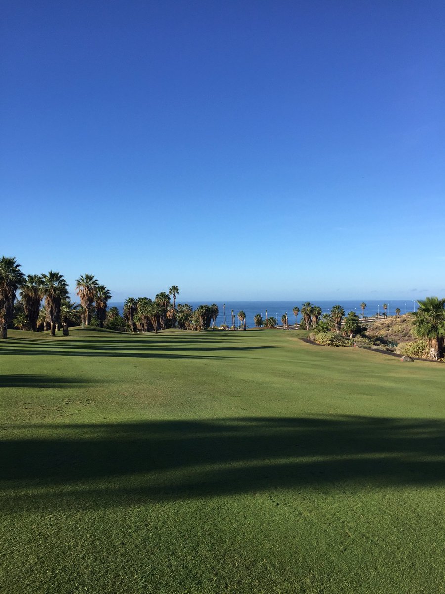 DamoTfs's tweet photo. #tenerife #winter #27degrees 👌😎 https://t.co/W4RddGQr2l