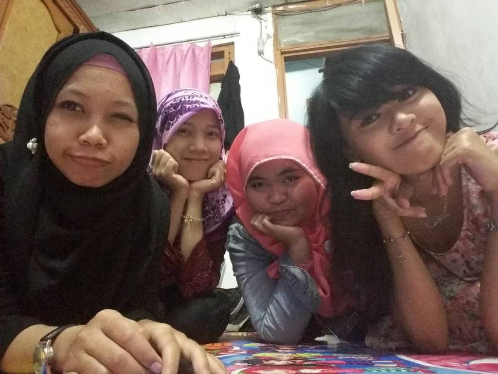 AnggraennyAra's tweet photo. @goodtimes_NET .. malmingan qta ngumpul brg temen SMA smbil nntn goodtimes.. yeayyy :D #goodtimes_net_wefie https://t.co/I5zQJE68kG