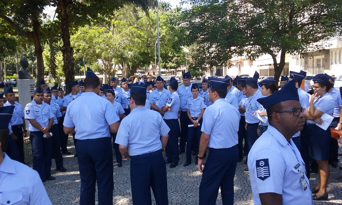 #ZikaVirus : L'#armée  brésilienne mobilisée pour sensibiliser les habitants de #Rio contre la #Zika