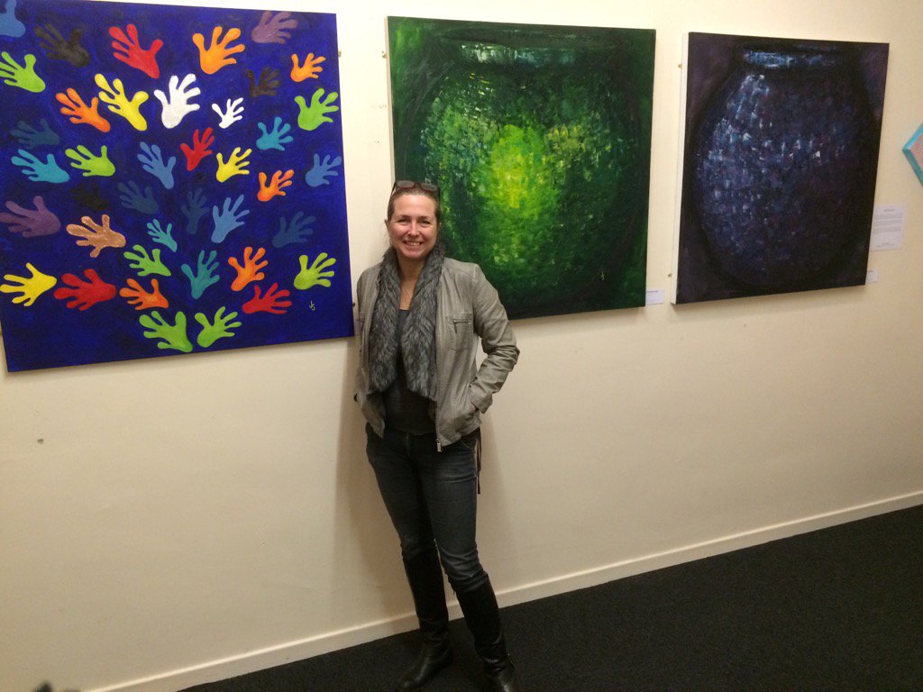 CreativesWoods's tweet photo. #artist @juliastockwellh with work for @CreativesWoods exhibition @portelligallery @GGTonbridge #Tonbridge https://t.co/NudEdlpAhd