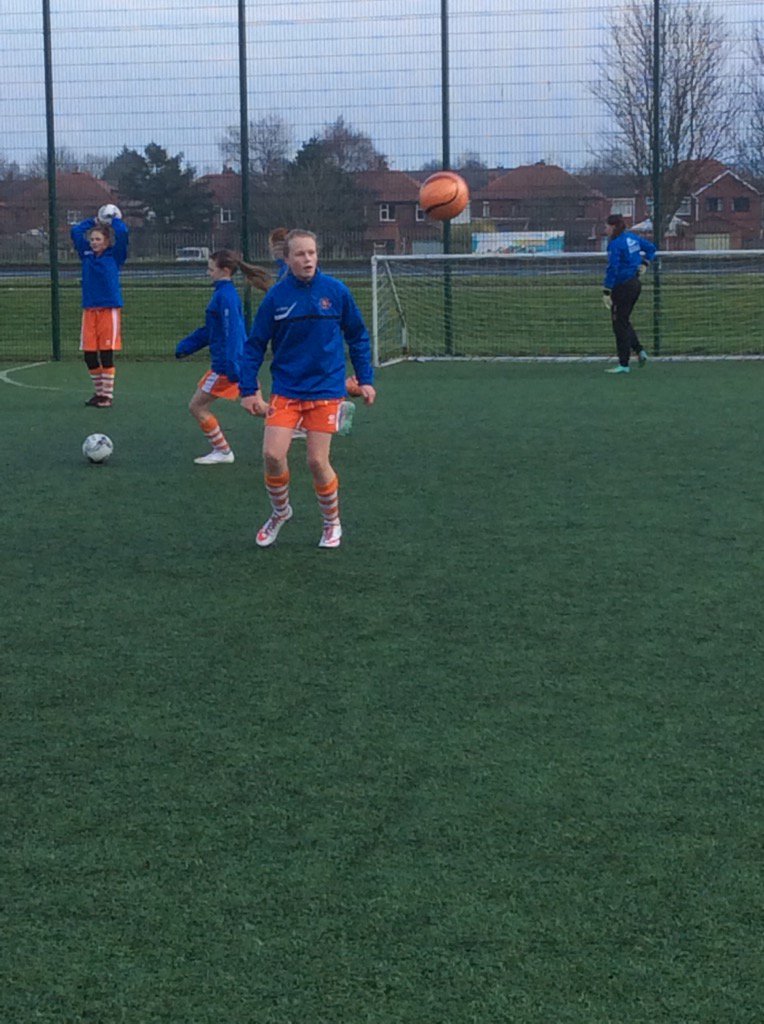 macbfcbarlow's tweet image. Great preparation this morning for our league cup semi final. #hightempo