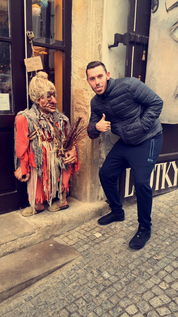 CharlotteWard_'s tweet photo. @AdamLeeWright  found his long lost twin https://t.co/66MKTVXZnp