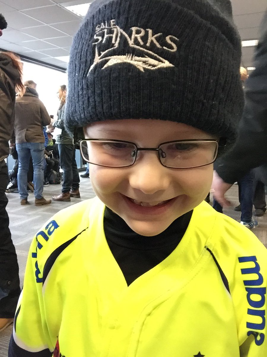 <a href="/SaleSharksRugby/">Sale Sharks 🦈</a> <a href="/mbna/">MBNA</a> <a href="/DannyCipriani87/">Danny Cipriani</a> Ben's #SharkieSelfie at Sharks v Chiefs for his 7th birthday! Please RT