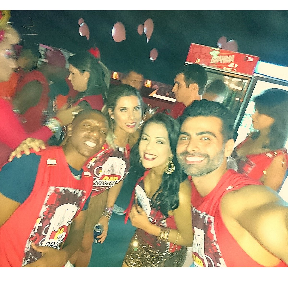jpmantovanireal's tweet photo. A FAZENDA 8 NO CAMAROTE BRAHMA,  MUITO BOM REVER TODOS!!! #afazenda #afazenda8 #camarotebrahma @camarotebarbrahma https://t.co/y8PT8HdDlU