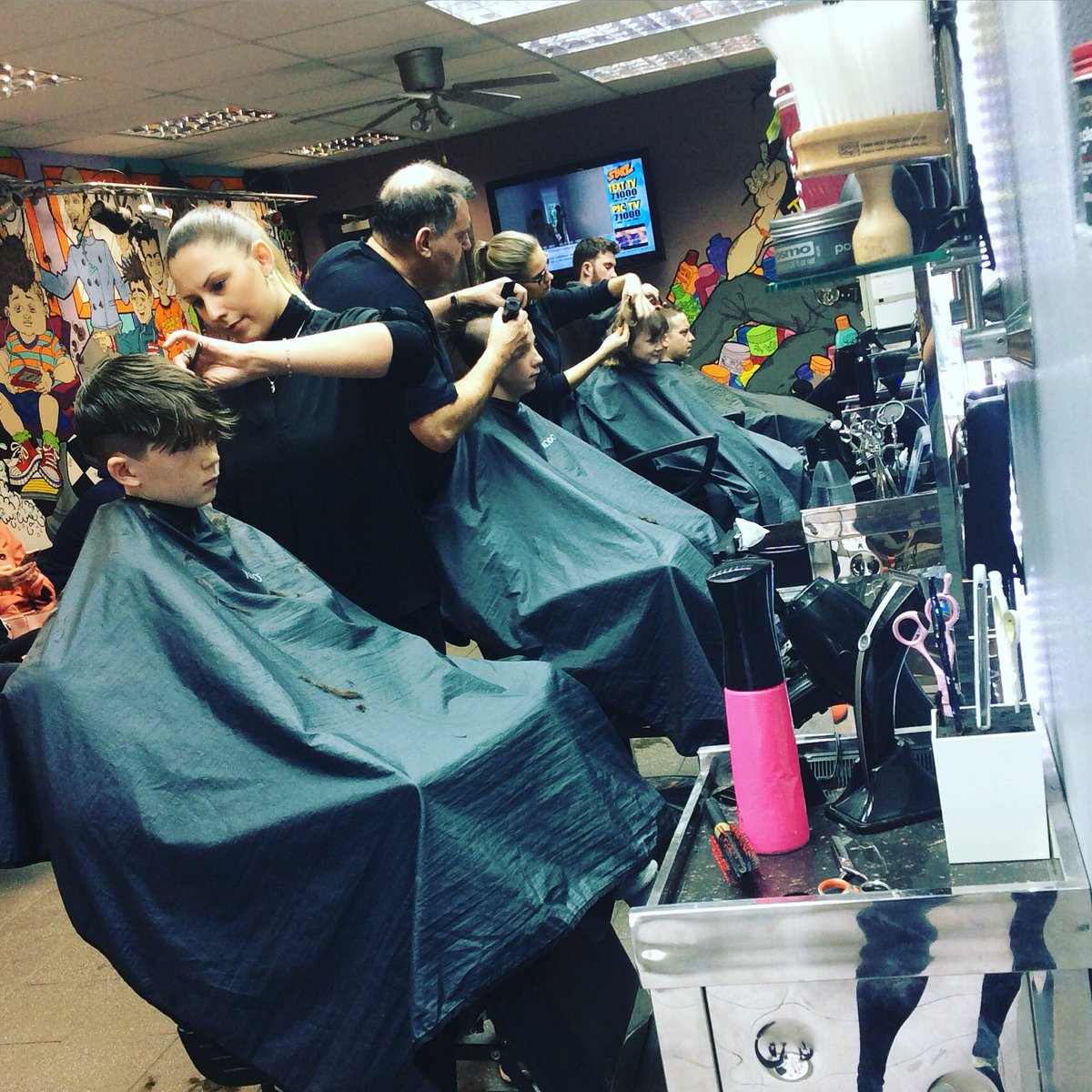 jaggededge2012's tweet photo. Busy day at jagged edge today come on down and get your haircut for £12.50 !!! 💈✂️💈✂️💈 https://t.co/zCbC1Sfmda
