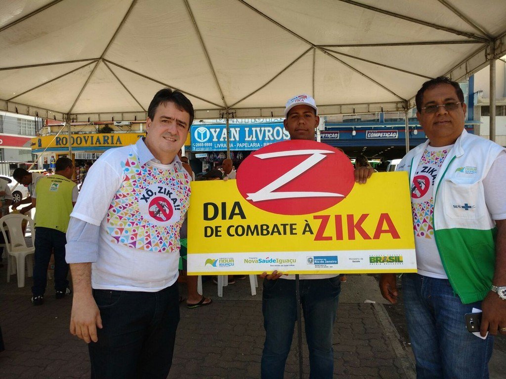 sitedabaixada's tweet photo. Pessoas diferentes se unem no combate ao mosquito Aedes Aegypti: Dr Joé (diretor geral do … https://t.co/ZBavl2SgZ9 https://t.co/hwbiDizSpG