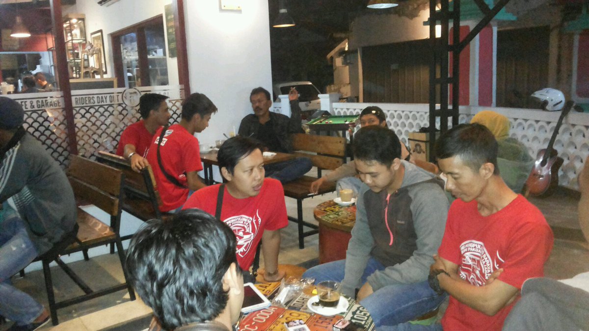 Ngariung bareng presiden <a href="/icdxc/">Indonesia Corolla DX</a>