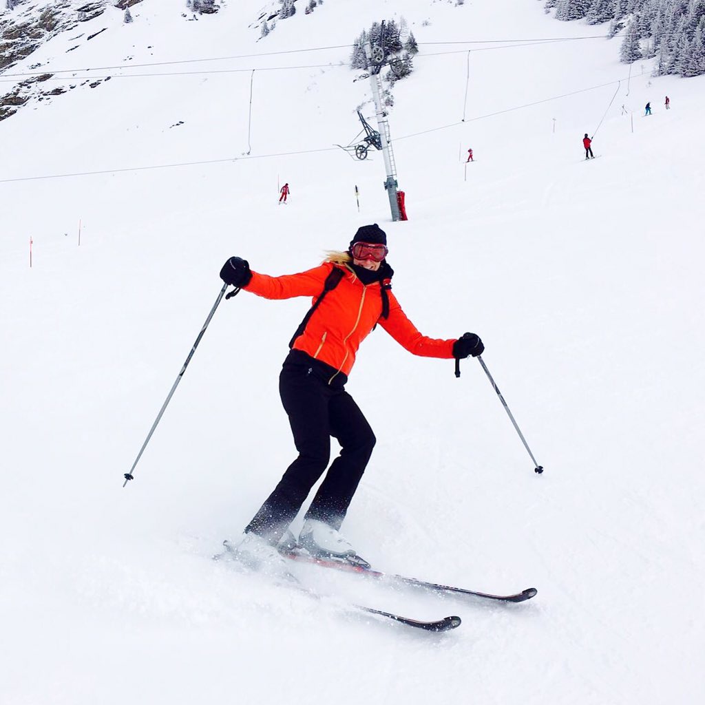 Eline_Schmidt's tweet photo. @LesDiablerets #skiing #snow #2016 #love https://t.co/zrx1mdJX2R