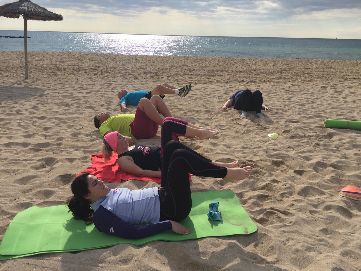 ACFYS's tweet photo. Nuestra familia derrotada después de una dura sesión en la playa.

https://t.co/wJKIio1UwJ https://t.co/fpmgXPBGVN