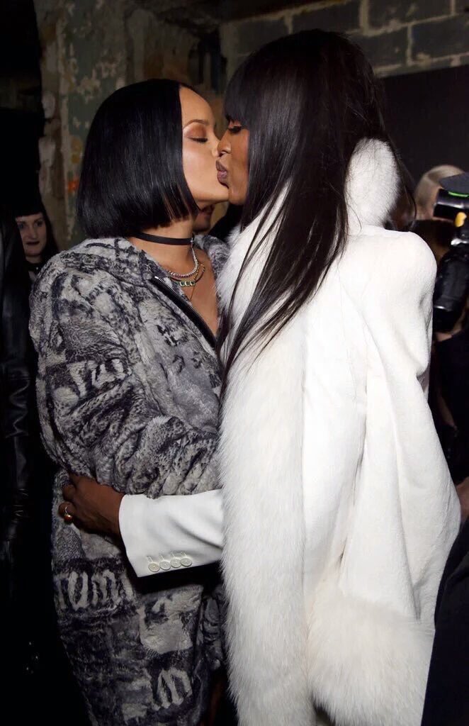 rihannarchive's tweet photo. RIHANNA &amp; NAOMI #FENTYxPUMA https://t.co/IwtfMKLFFT