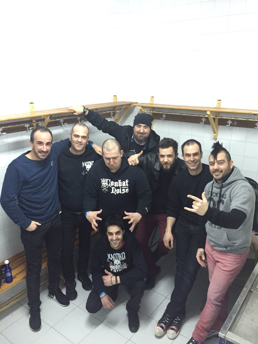 kaotikooficial's tweet photo. En #burlada #aztnugal #kaotikoontour #sindicatodelcrimen #codigorock https://t.co/oj8y88dQhH