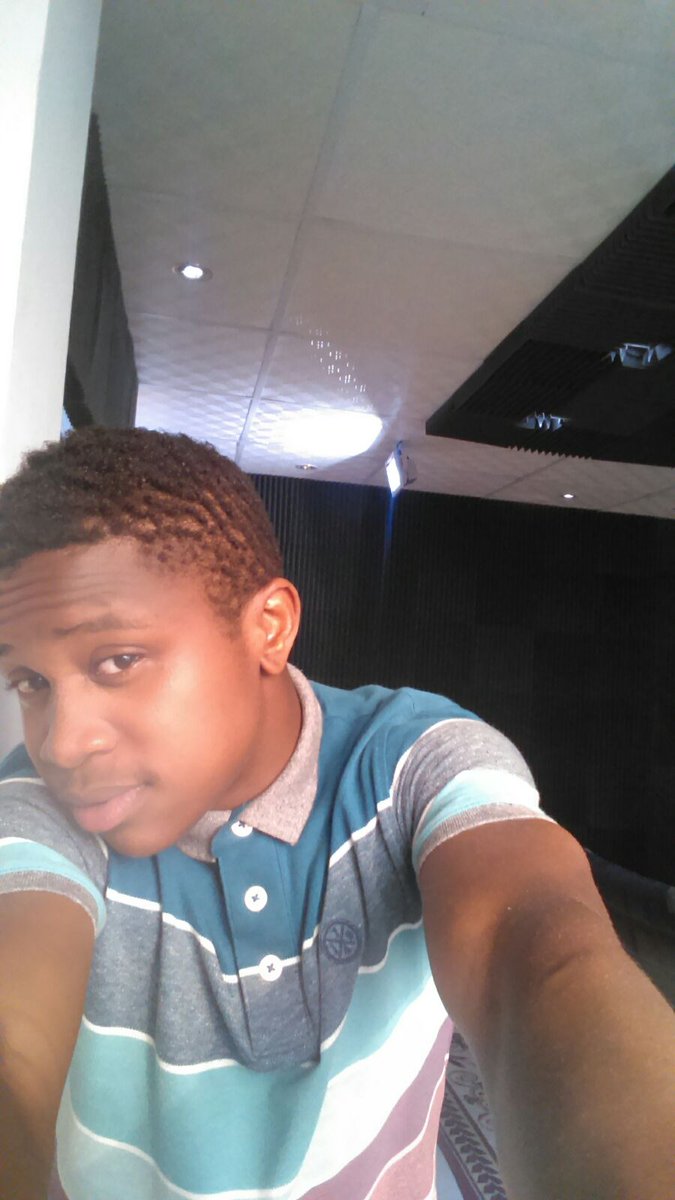 BorisBangteke's tweet image. #ellfm on découvre les nouveaux talents dès 16h