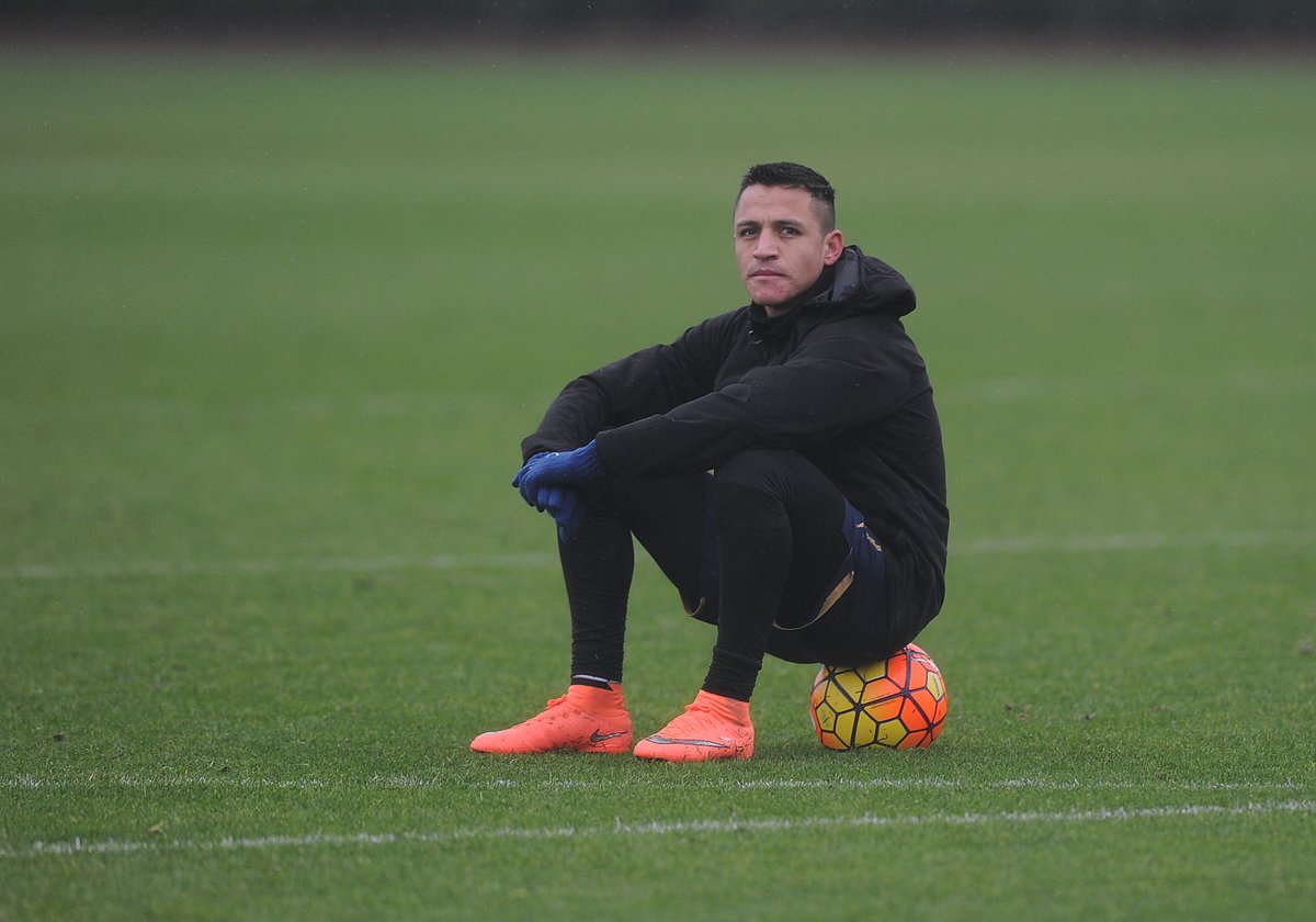 Arsenal's tweet image. The @Arsenal squad have been hard at work on the training pitch. More pics here:  arsn.al/4hFBaU #AFCvLCFC