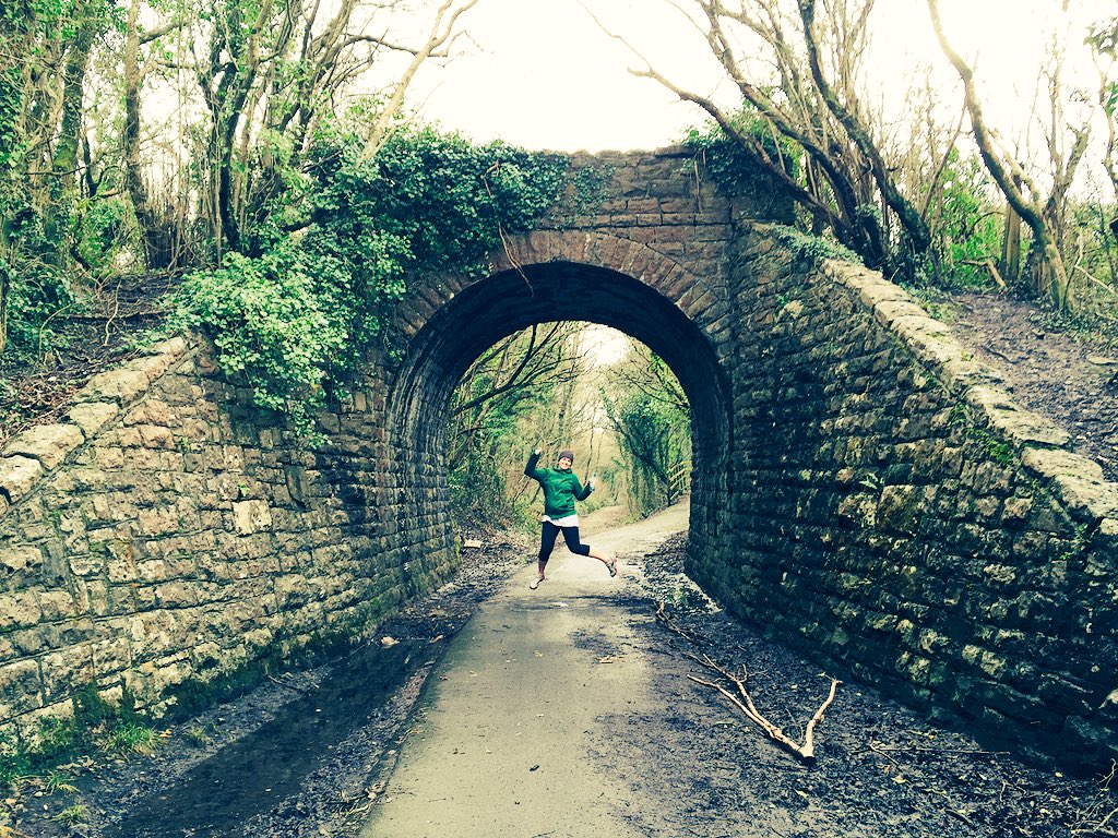 JadeThomas's tweet photo. Saturday run with my twin complete ✅ #youcantrunwithus https://t.co/gVhSy7sYNX