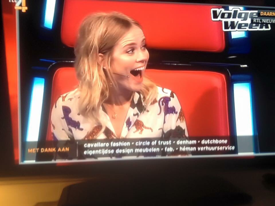 EDesignMeubelen's tweet photo. Gister onze #barkrukken en #bartafel gezien @thevoicekids? #aftiteling #tvk https://t.co/ymPE1vx7e7