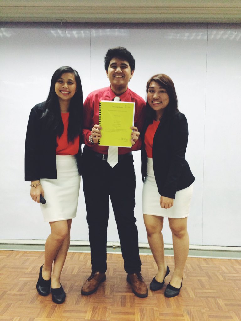 joseraphaelbasa's tweet photo. ✔️ thesis defended!! thank you, my dearest IRmates 💋 @cEINNAmon @imkrizzyforyouu 💛 powerhouse daw eh 😂💪🏻 #TeamJFC 🐝 https://t.co/sM2jCnNIDb