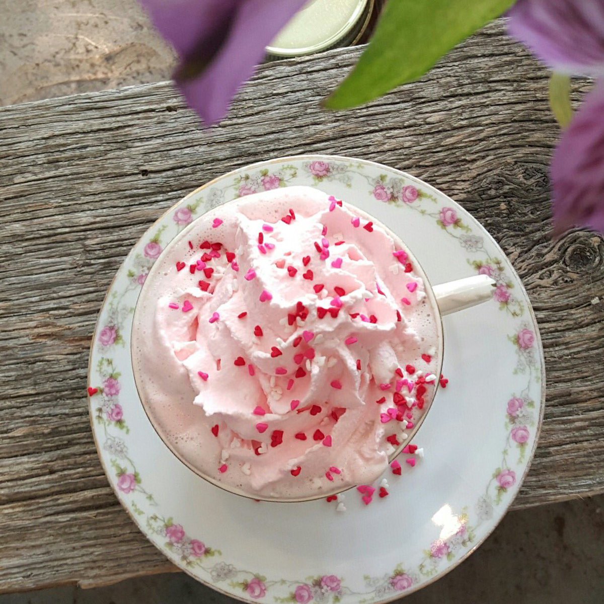 StompDelRay's tweet image. Pair your heart-shaped biscuit with pink whip on your Bev this weekend only!