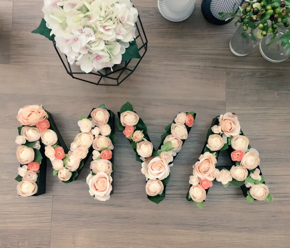 _blushandbloom's tweet photo. 엄마가 아기 #돌잔치~를 위해 주문하신 #flower #letters. 이름은 MYA 마이야! 이름너무예뻐요! #돌 #디자인 #꽃 #플라워 #장미 #베이비 #블러쉬앤블룸 https://t.co/HgK6SNdyPL