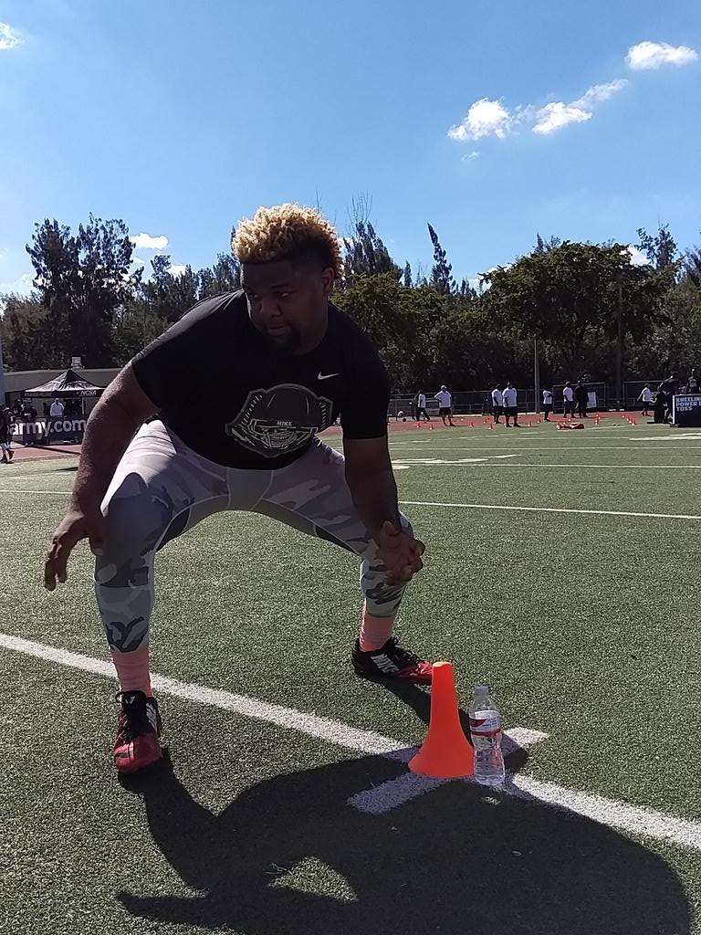 DaneClark20's tweet photo. Big man @showtime_shawd explodin out da blocks @TheOpening Rating Day Miami @ncsa #mytime2win https://t.co/ouRTrRcb6w