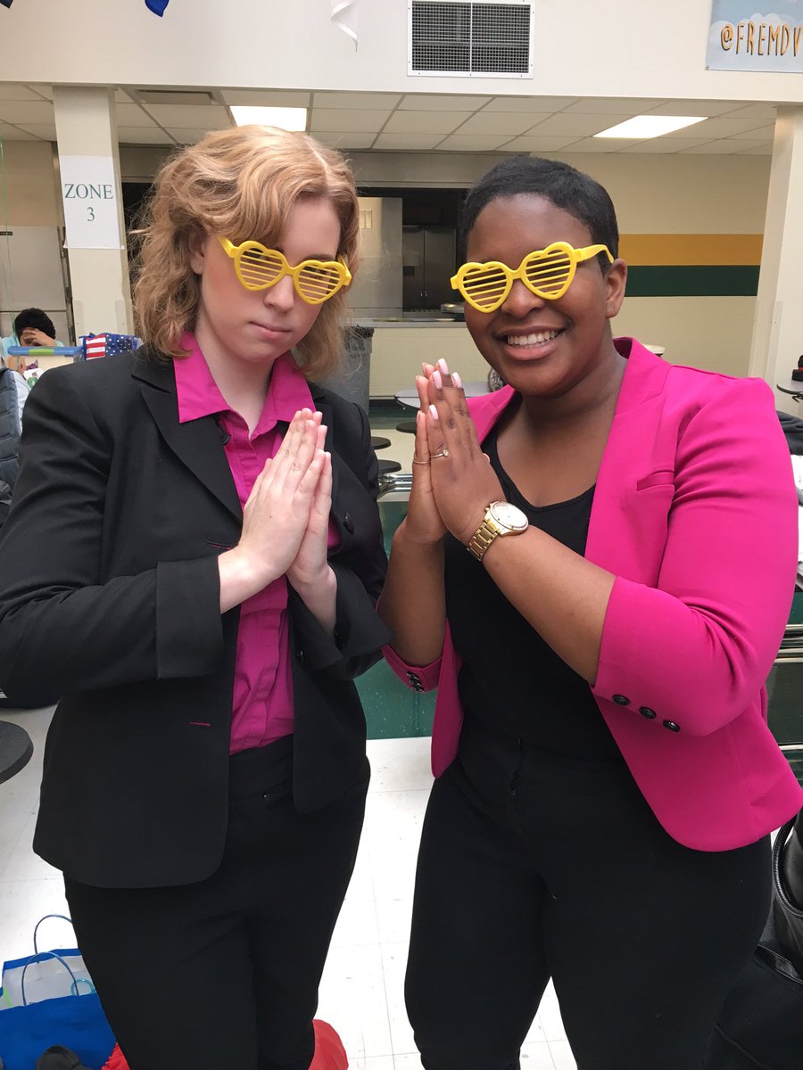 OESpeechTeam's tweet photo. Peyton and Caroline are feeling great after Round 1 of HI and HDA!! #oespeech #speechies #oewolfpride https://t.co/XVyyaaS77Y