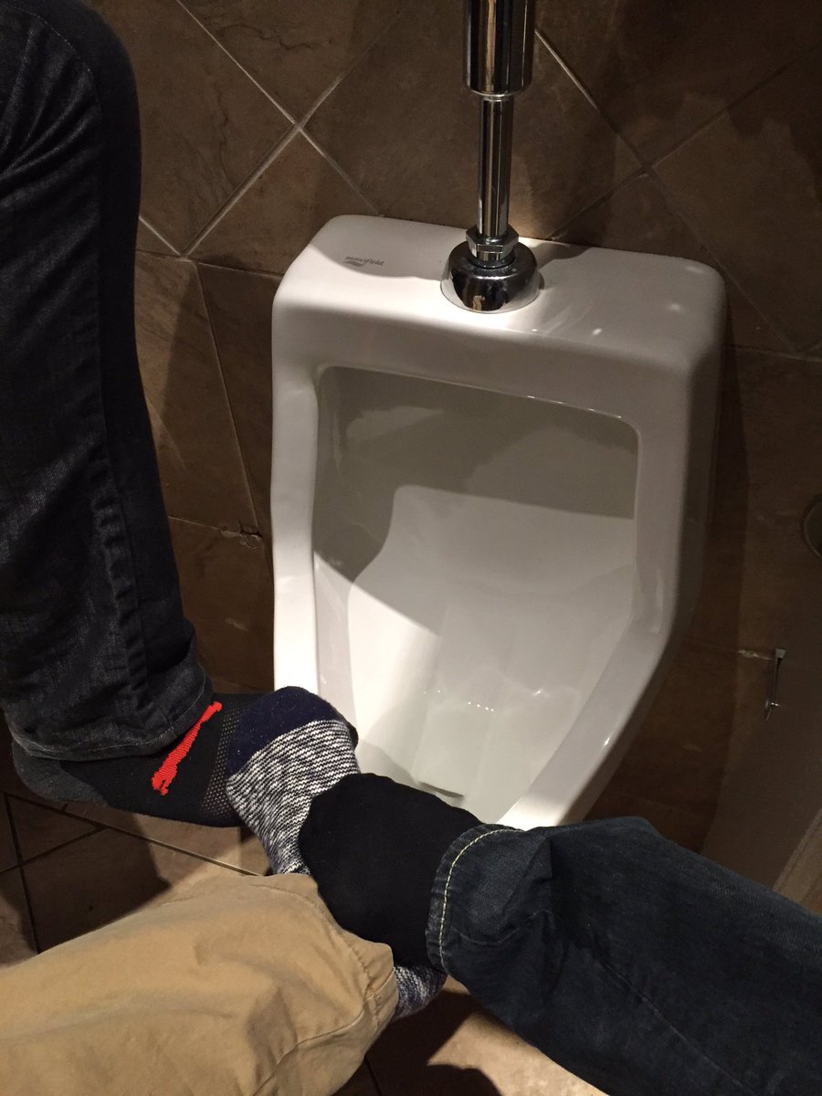 patboechler's tweet photo. No shoe bar day https://t.co/aaw7yOQW3w
