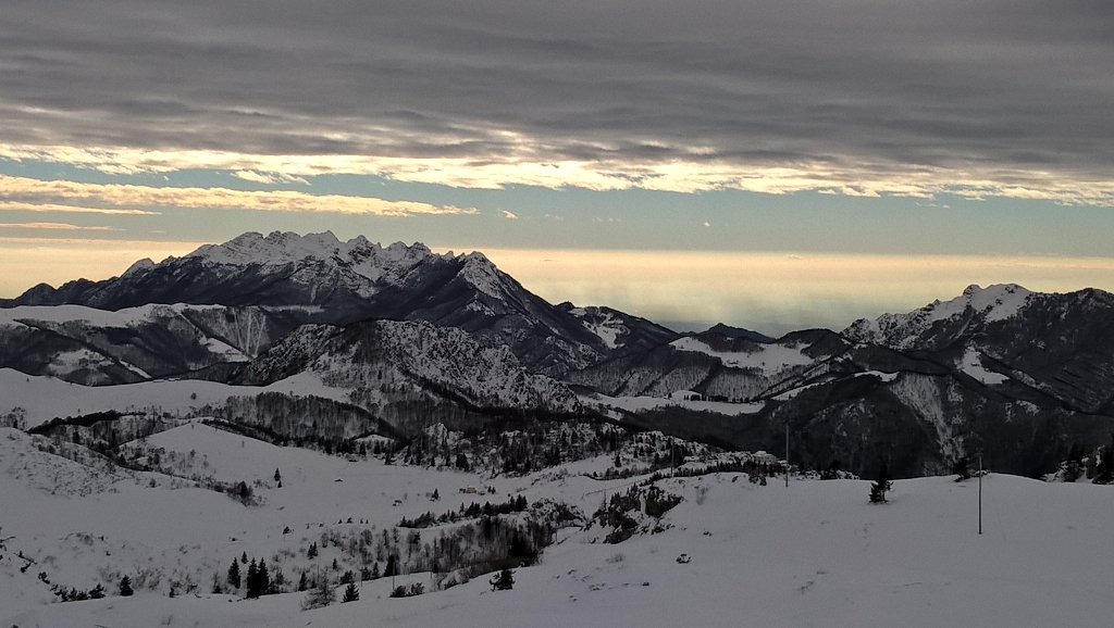 d_valsecchi's tweet photo. @LaValsassina #ciaspole in #artavaggio https://t.co/erxHMD813B