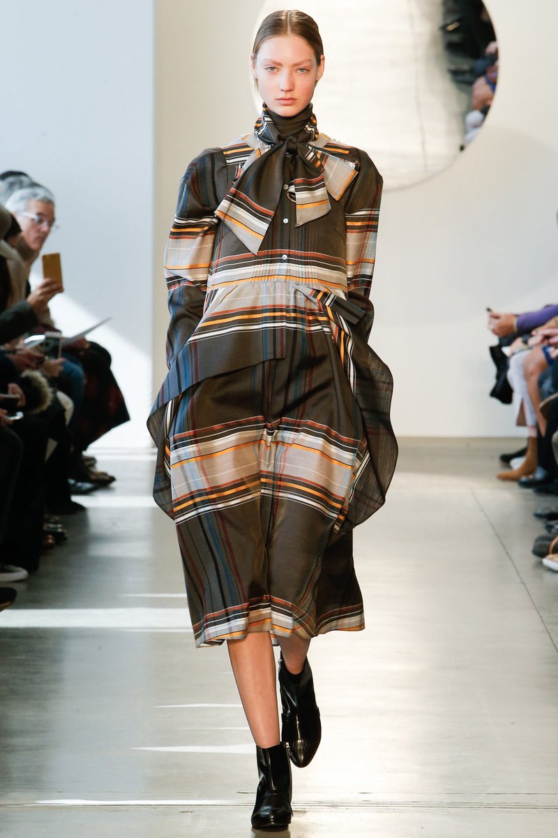 TheSocietyNYC's tweet photo. #runway #NYFW #FW16
@suno #SUNONY
#SusanneKnipper (Show Opener)
#JessBurley
#JessPW
#JuliaJamin https://t.co/pOuOHQ4hPi